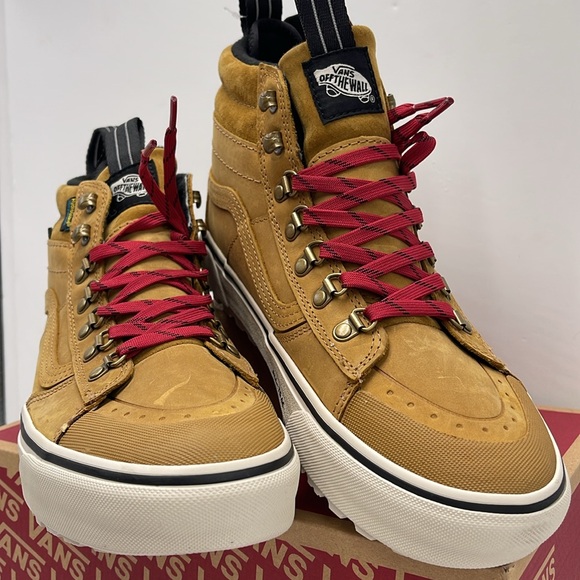 Vans Men’s Sk8-Hi Dr Mte-2
Pop Lace Tan
VN0009QMJM9
Boots Cold Weather Sneakers - Picture 7 of 16